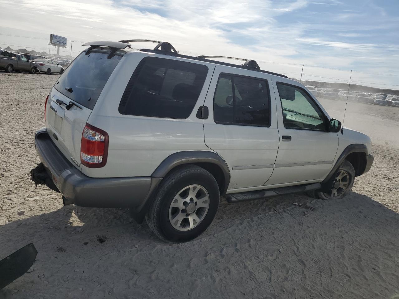 2001 Nissan Pathfinder - Image 3