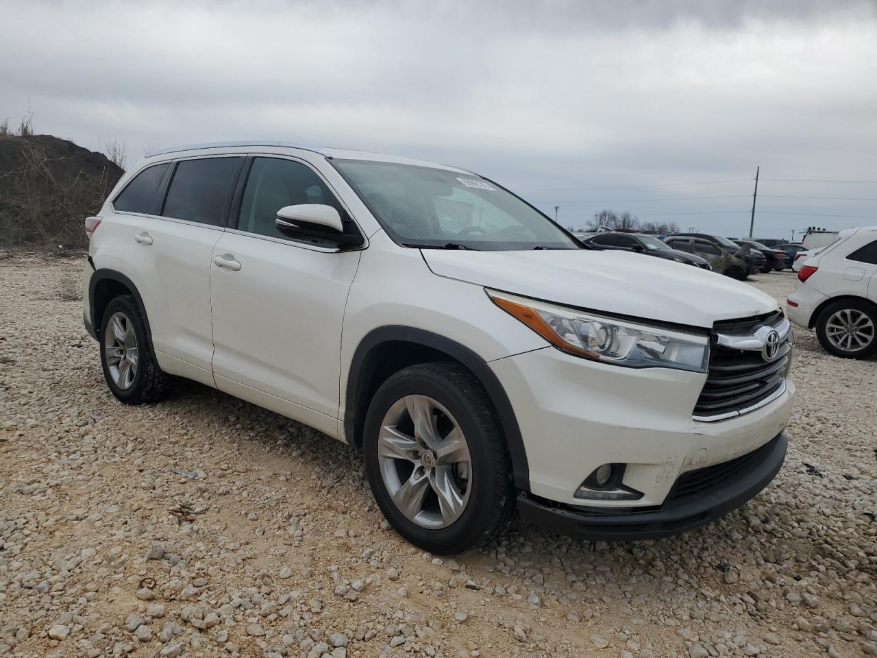 2015 Toyota Highlander - Image 4