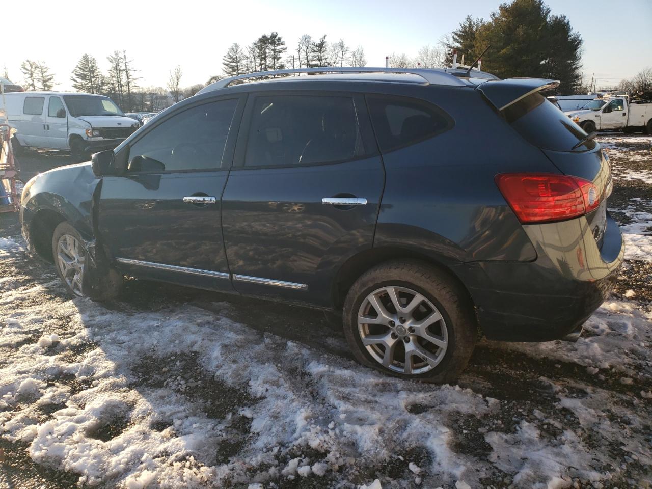2012 Nissan Rogue - Image 2