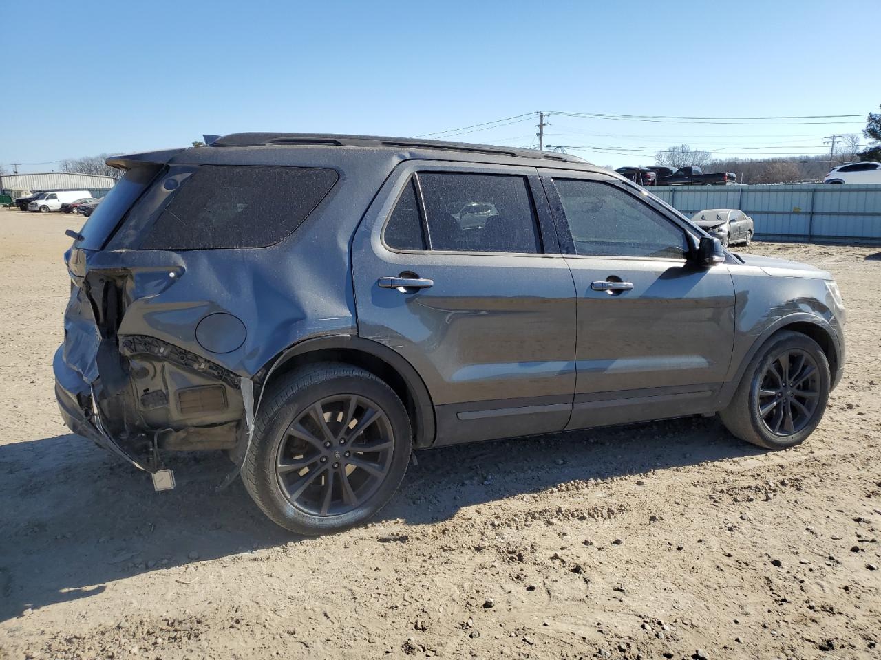 2017 Ford Explorer - Image 3