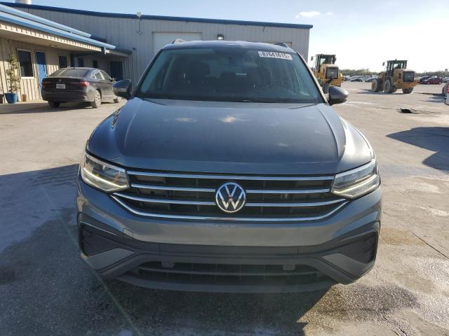  VOLKSWAGEN TIGUAN 2022 Серый