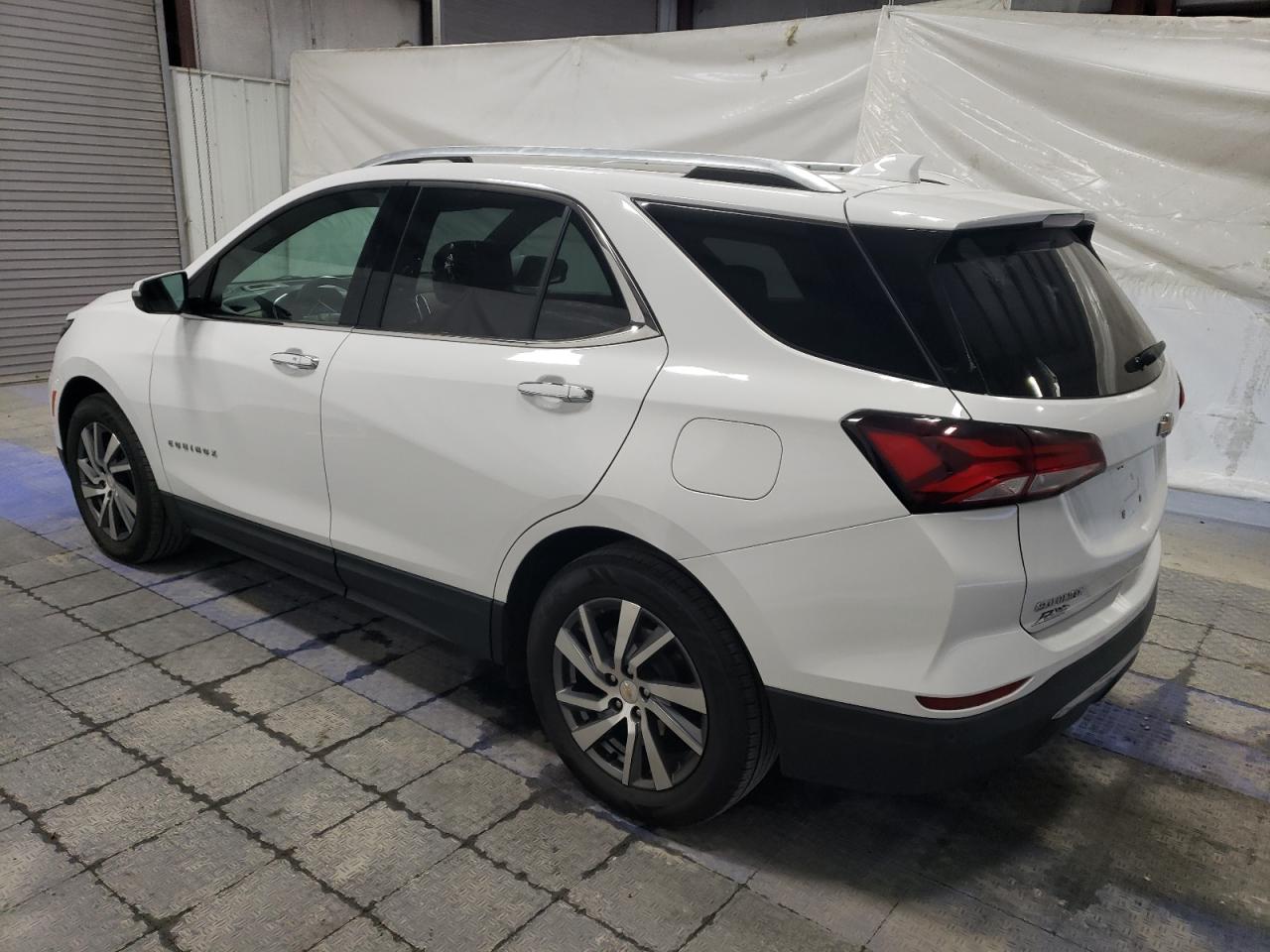 2022 Chevrolet Equinox - Image 2