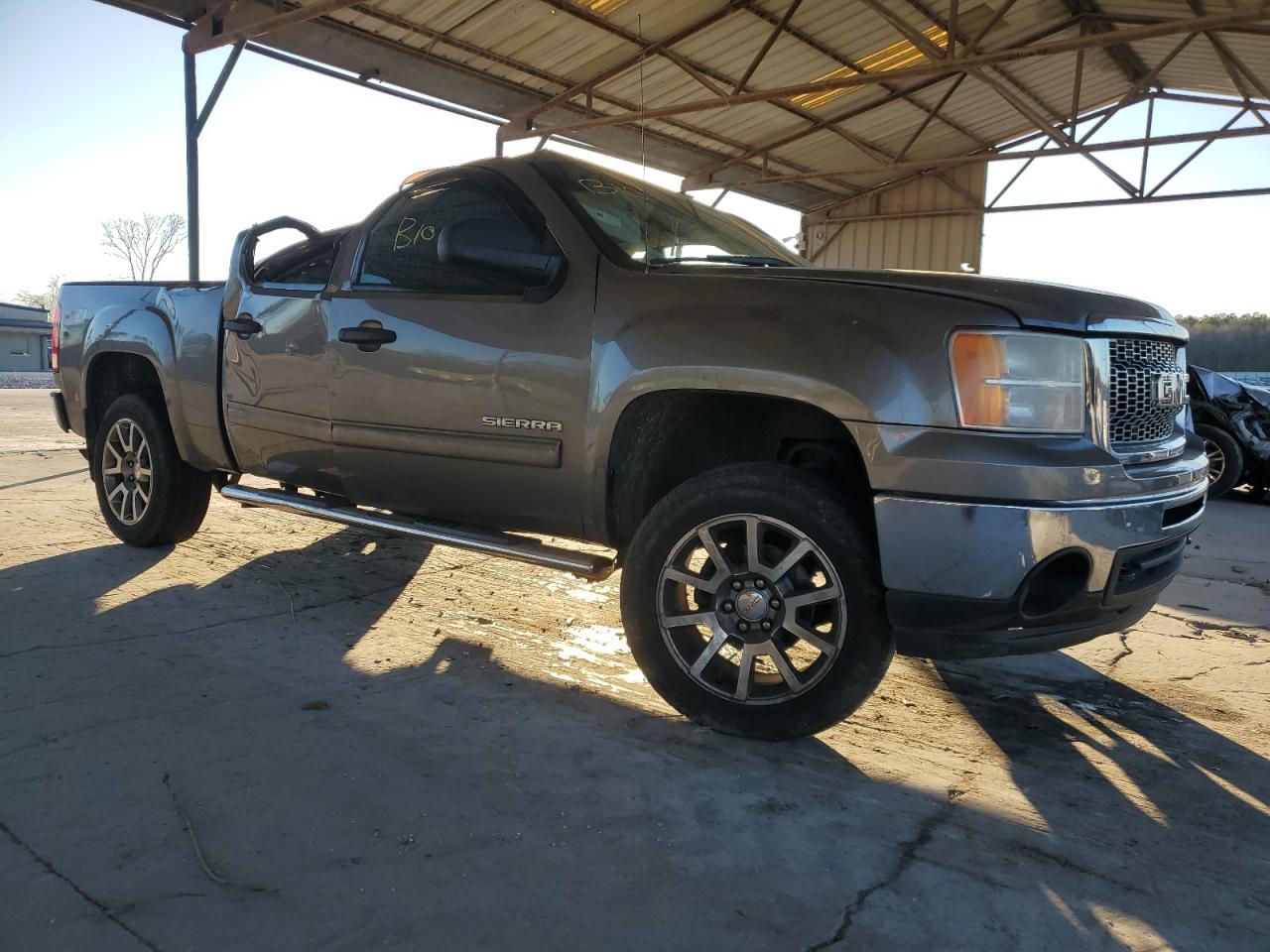 2013 GMC Sierra - Image 4
