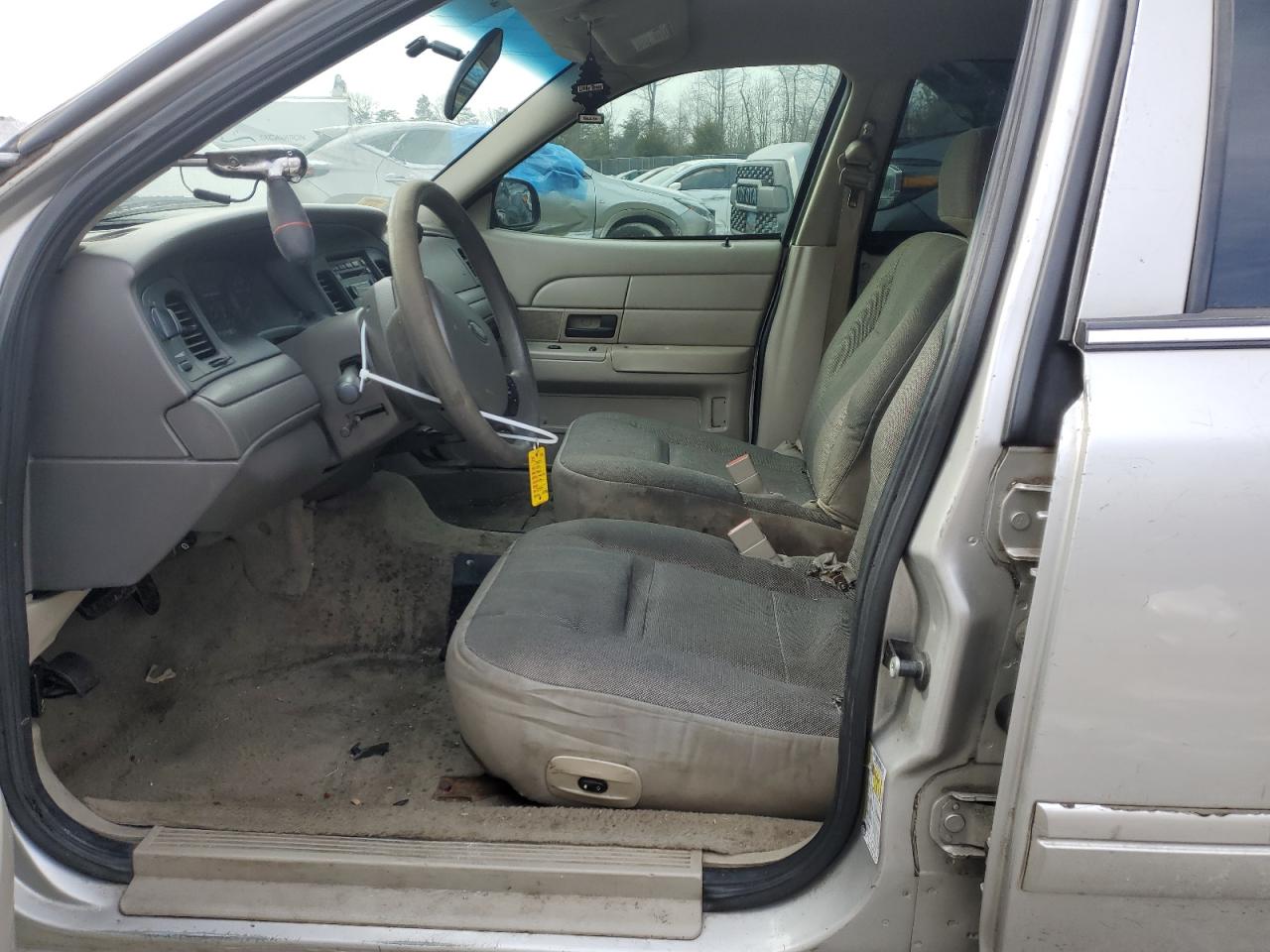 2007 Ford Crown Victoria - Image 7