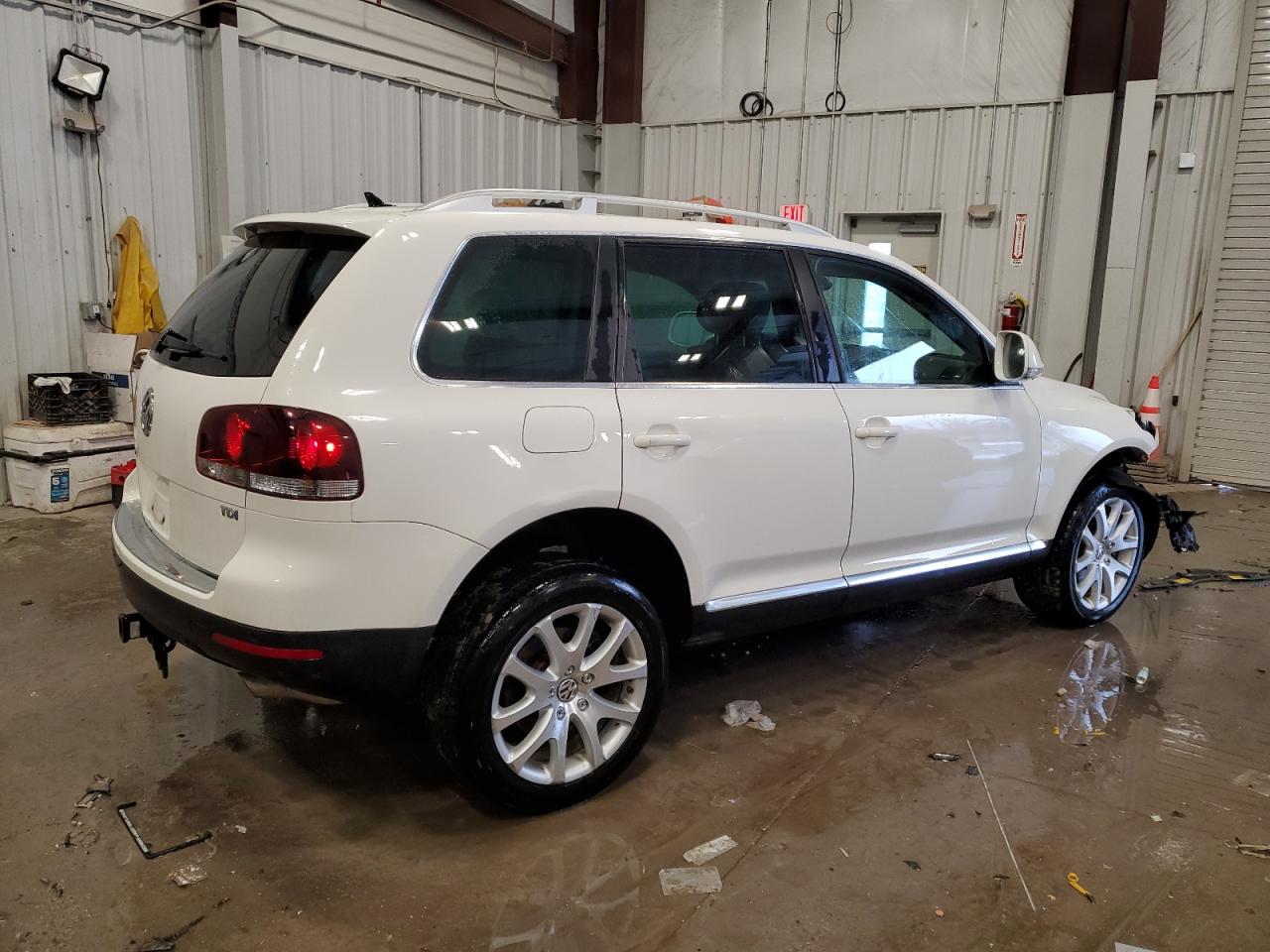 2009 Volkswagen Touareg - Image 3