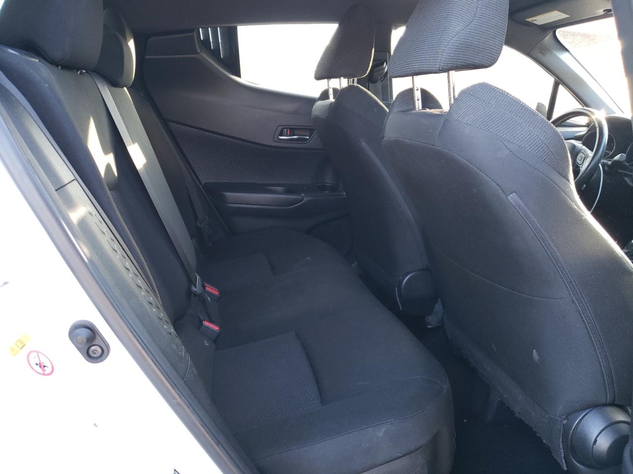 2019 Toyota C-HR - Image 11