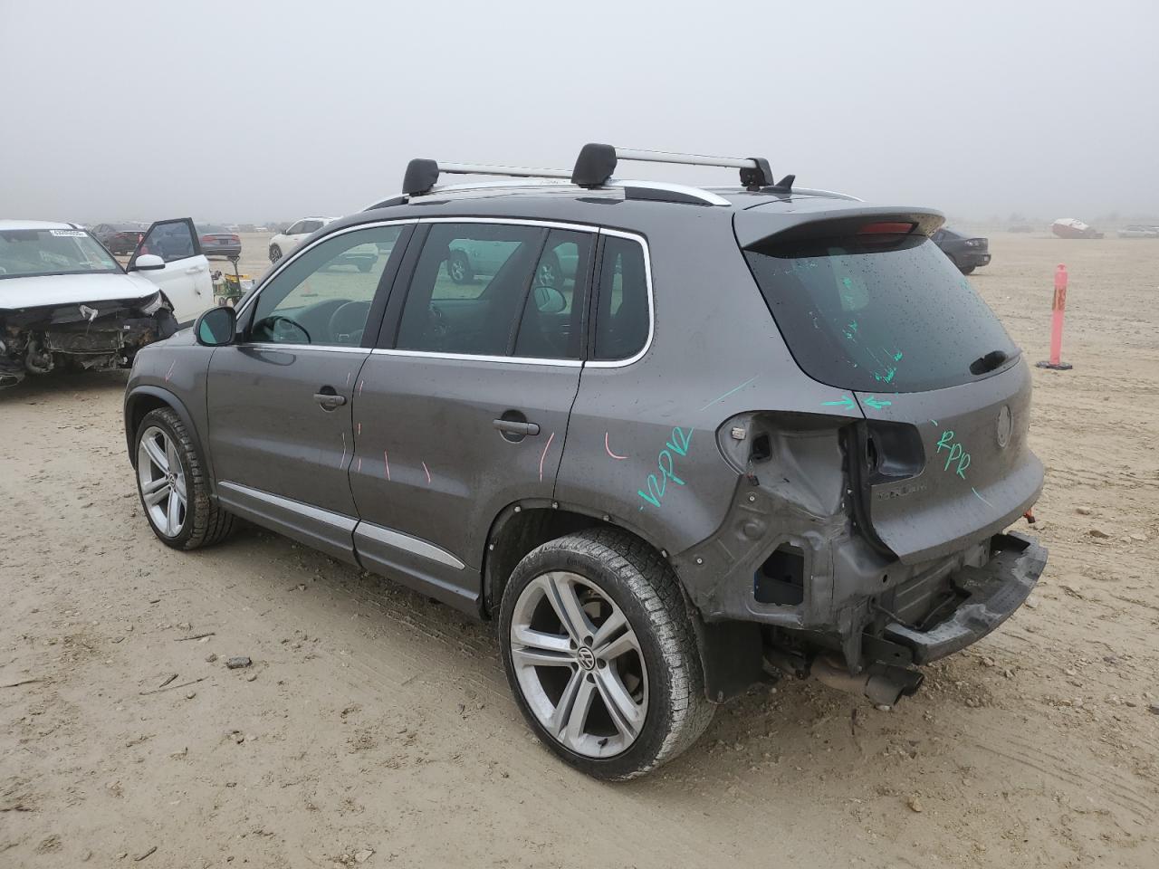2015 Volkswagen Tiguan - Image 2