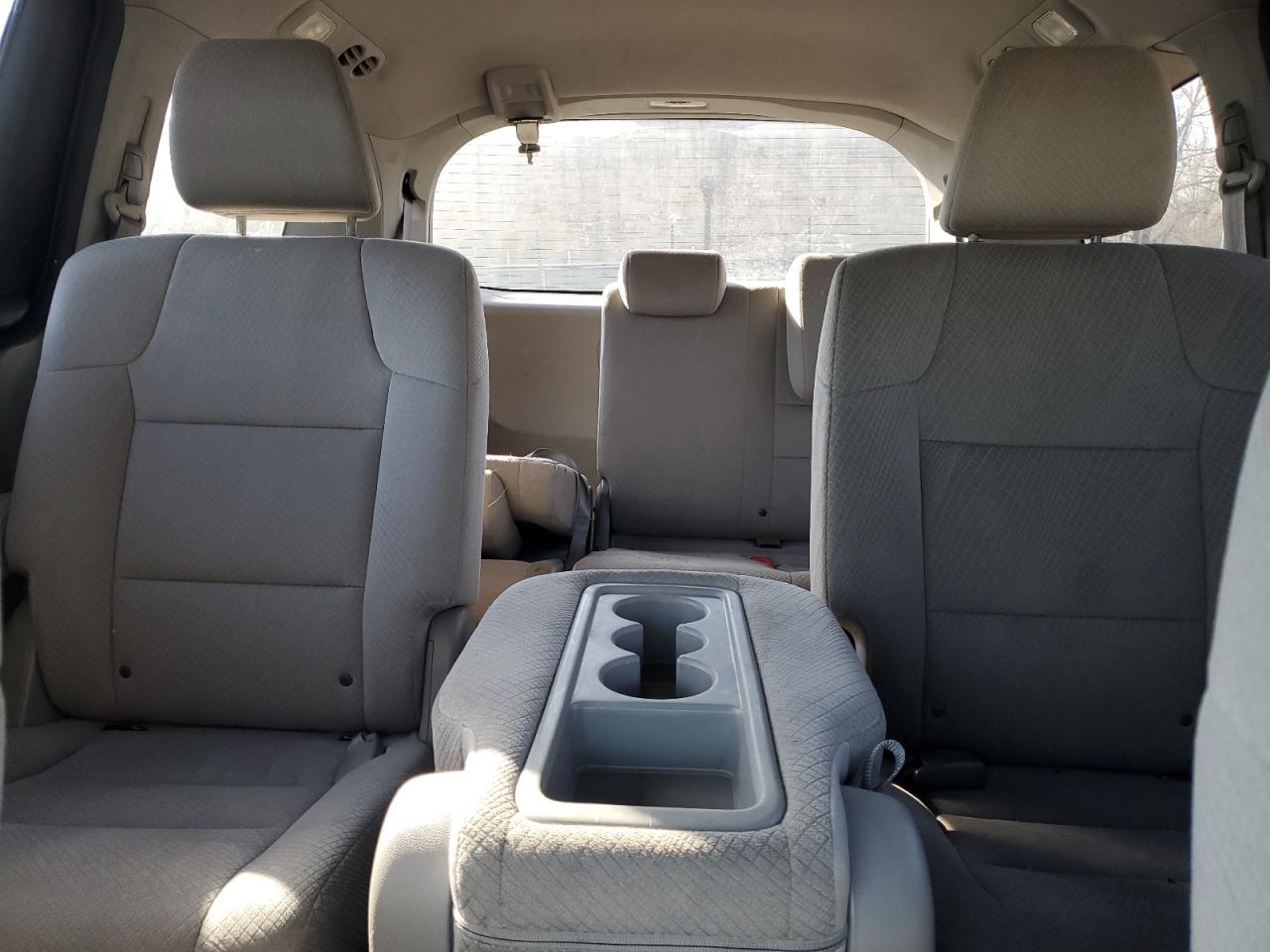 2015 Honda Odyssey - Image 10