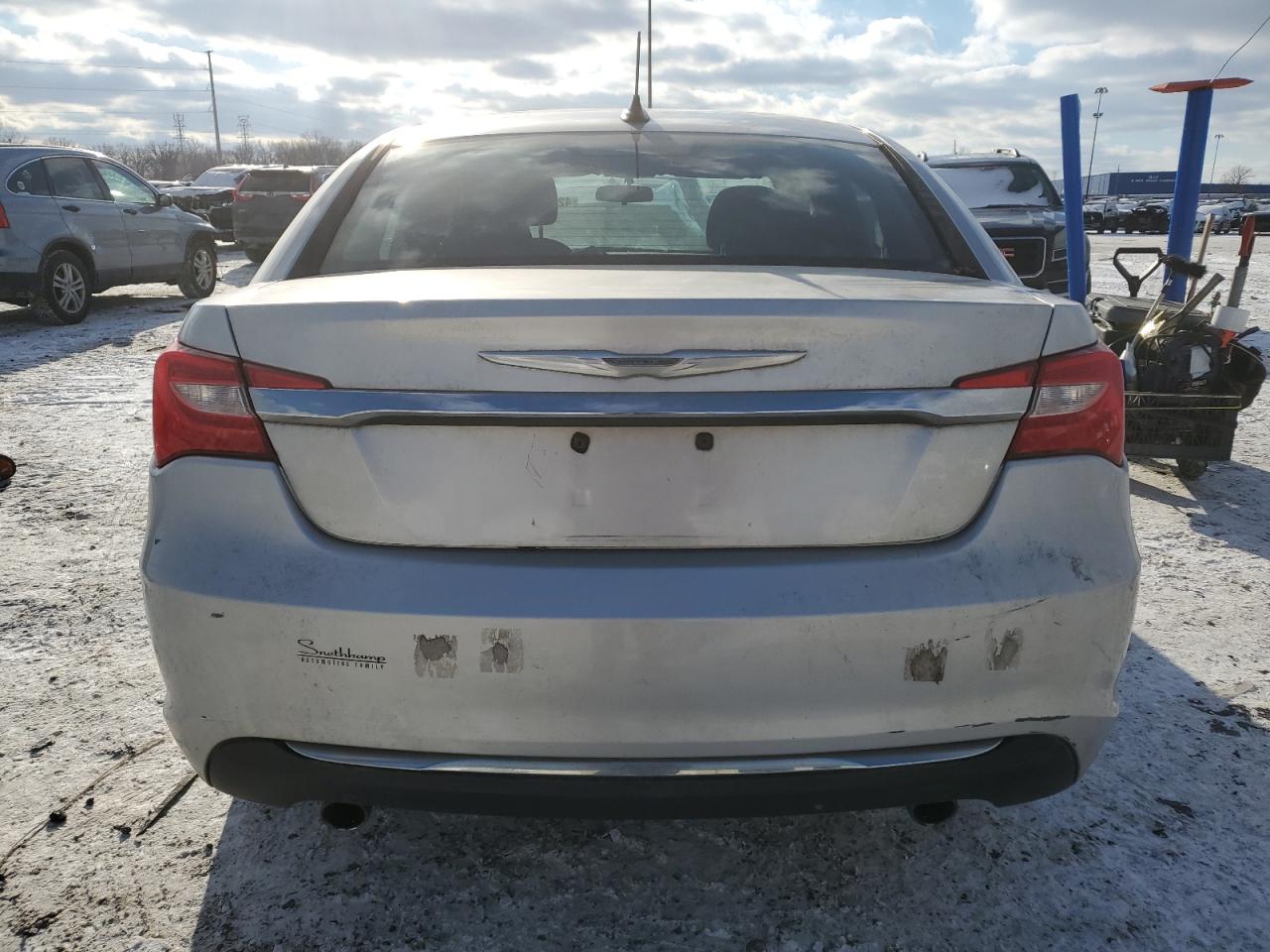 2011 Chrysler 200 - Image 6