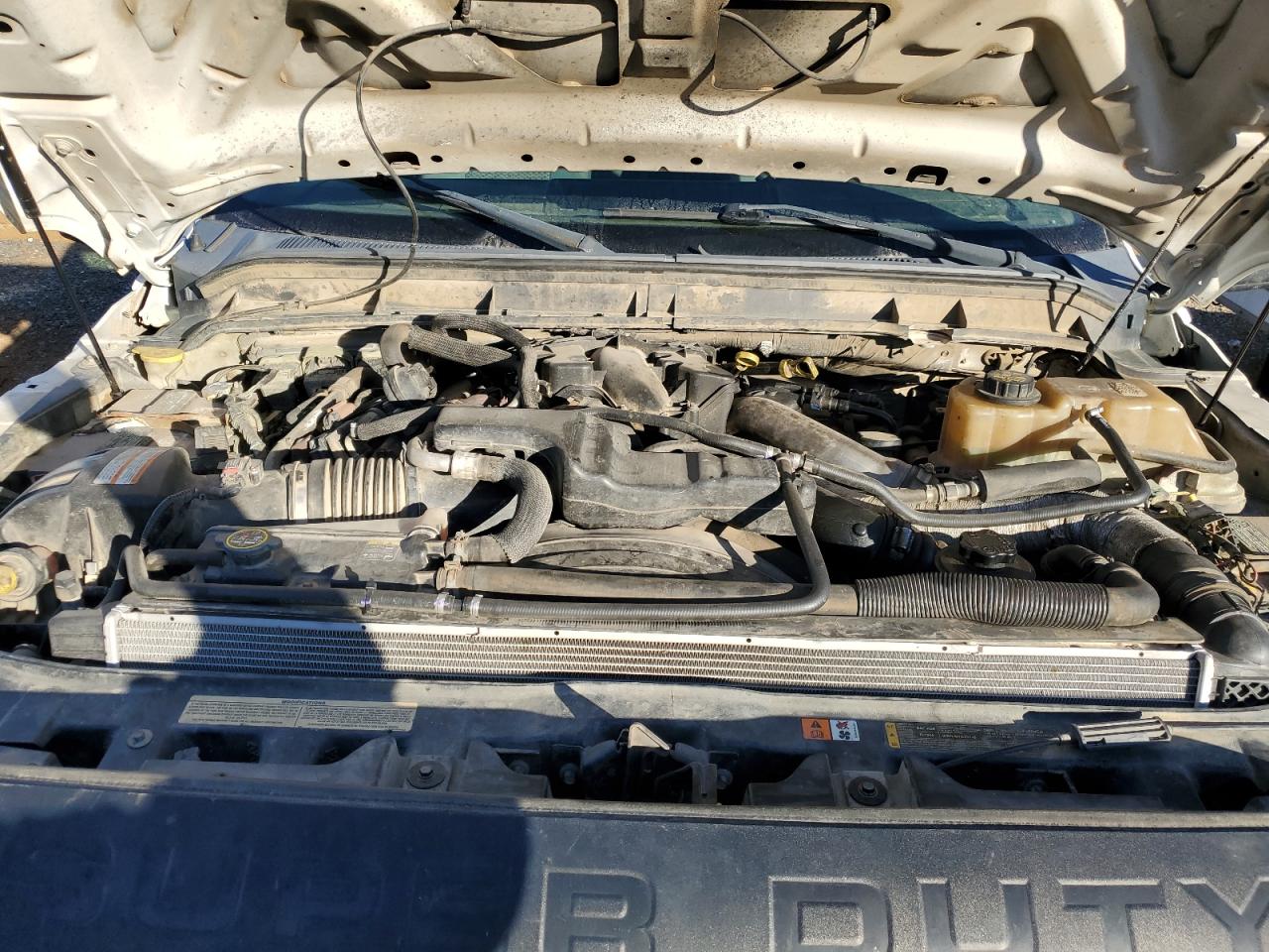 2011 Ford F550 - Image 11