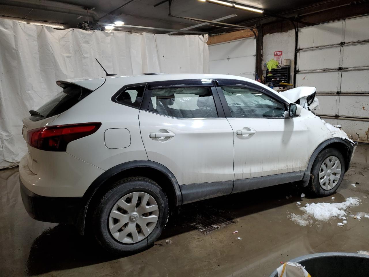 2017 Nissan Rogue - Image 3