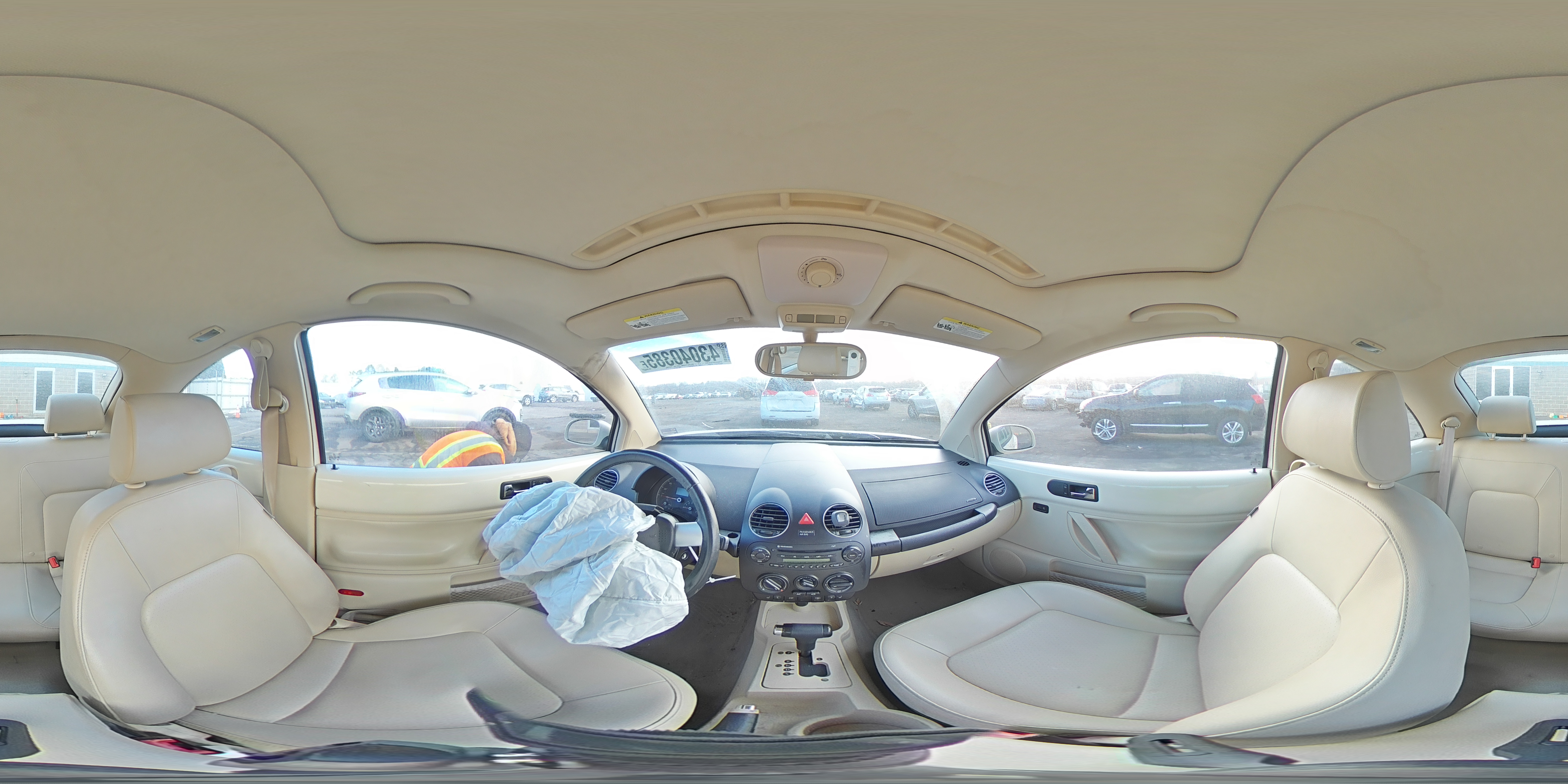 2010 Volkswagen Beetle - Image 12