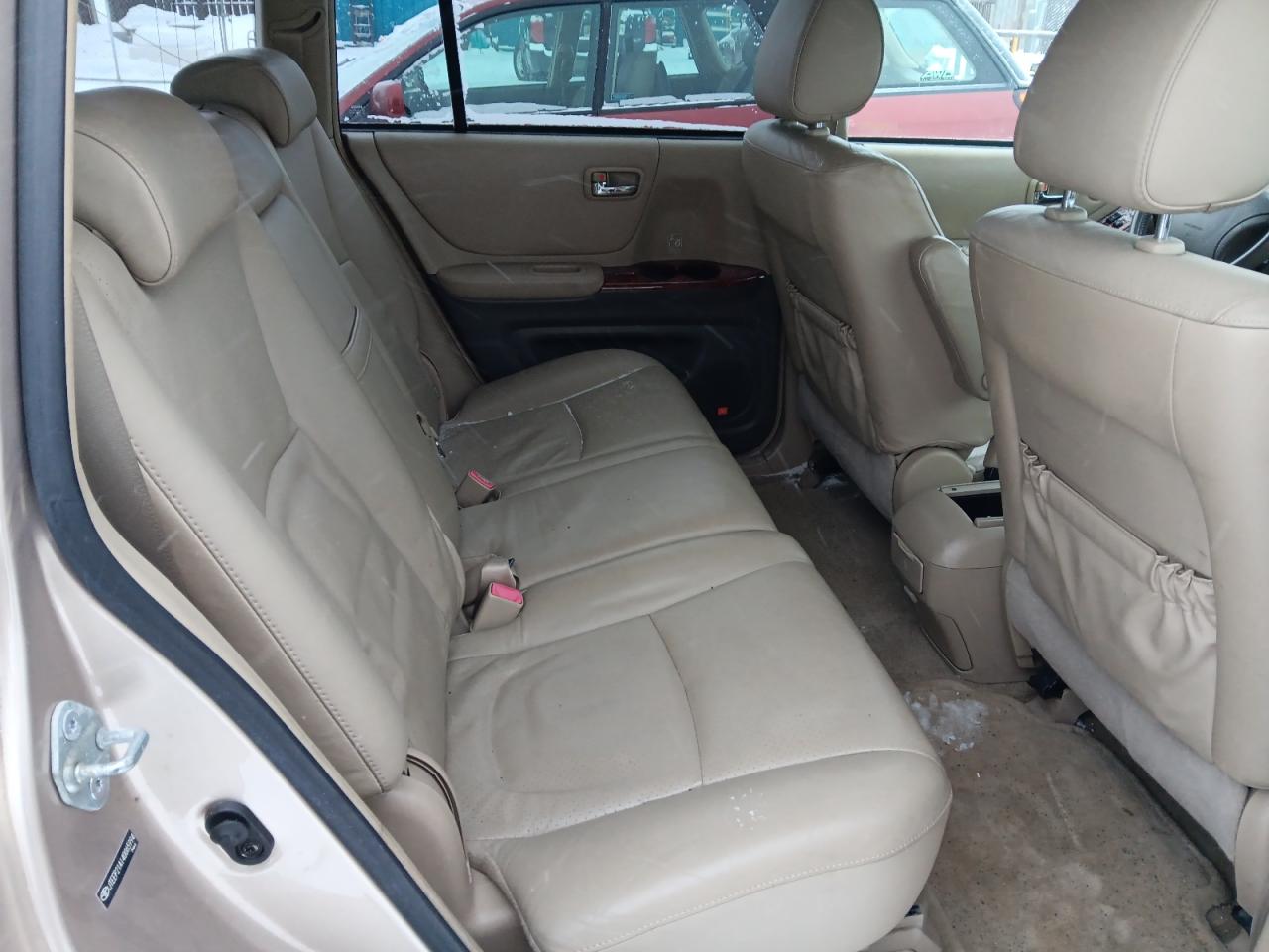 2004 Toyota Highlander - Image 11