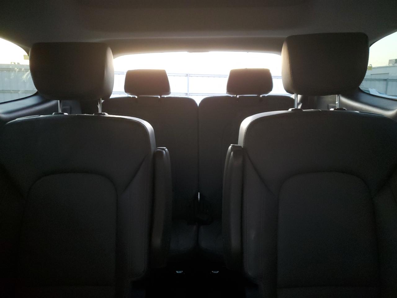 2017 Hyundai Santa Fe - Image 10