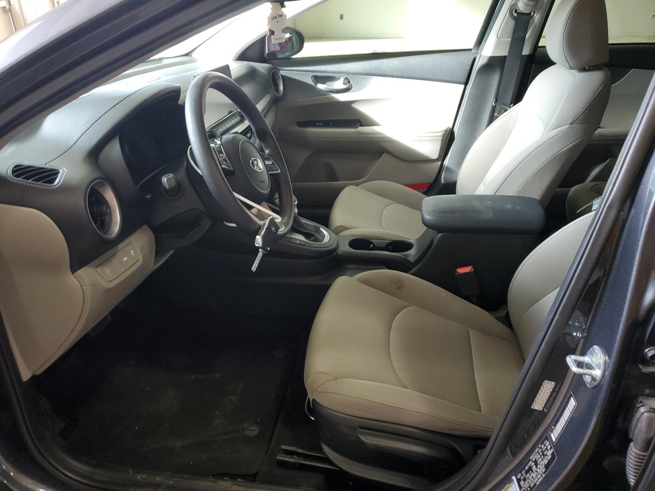 2021 Kia Forte - Image 7