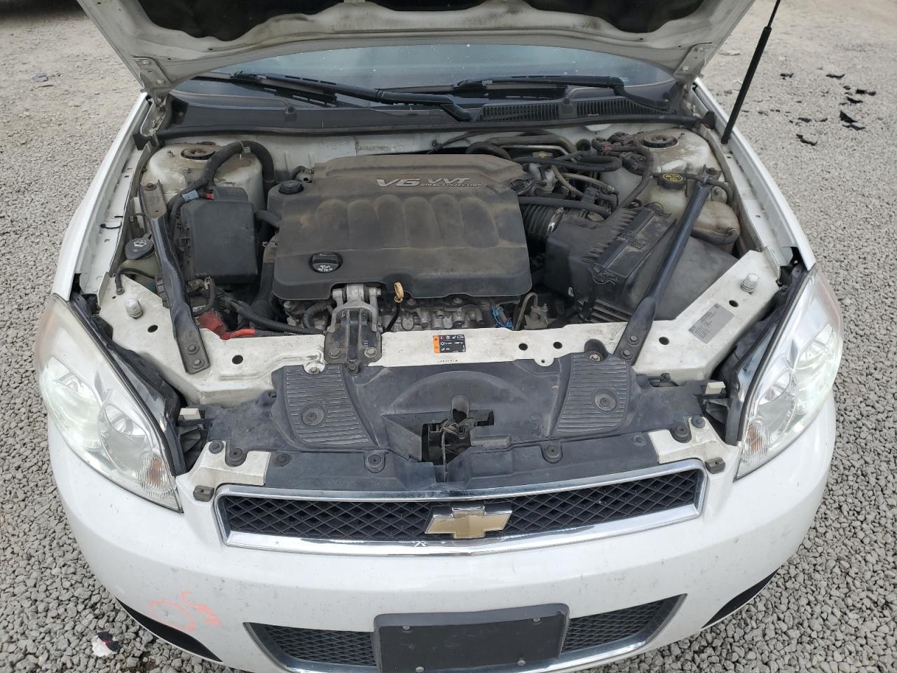 2015 Chevrolet Impala - Image 11
