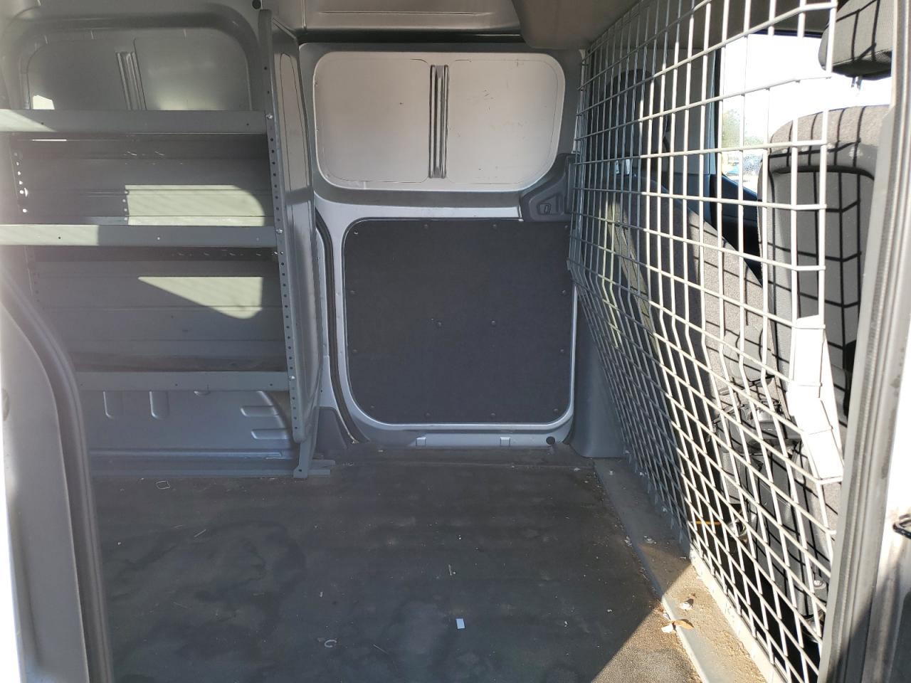 2015 Nissan NV - Image 11