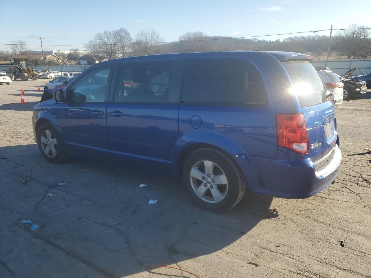2013 Dodge Caravan - Image 2
