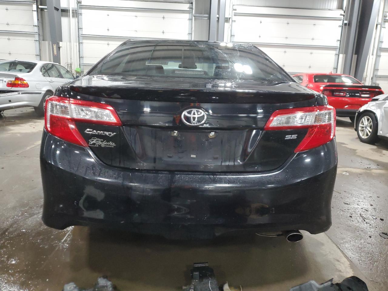 2014 Toyota Camry - Image 6