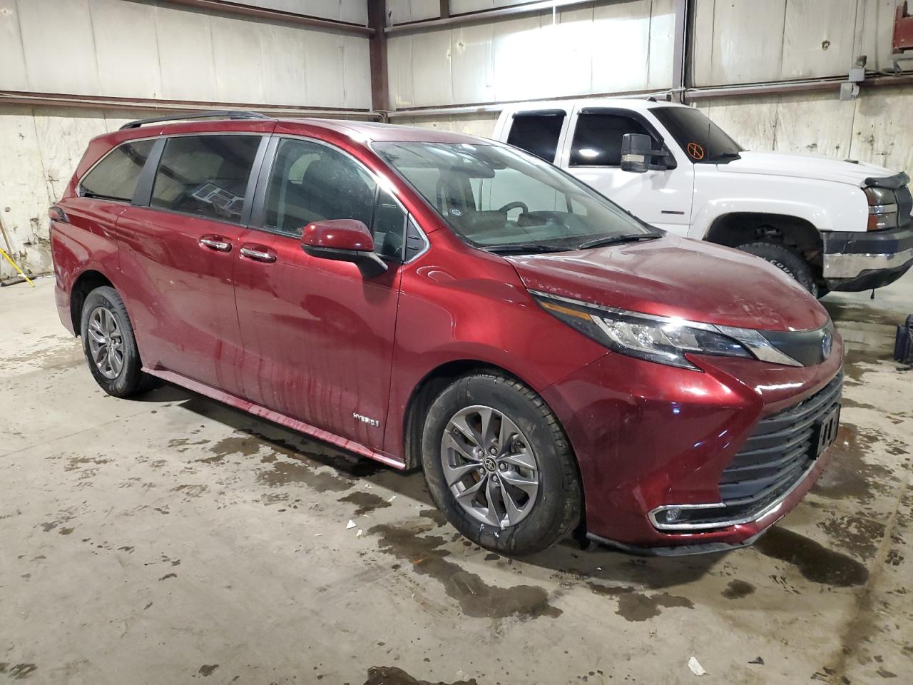 2021 Toyota Sienna - Image 4