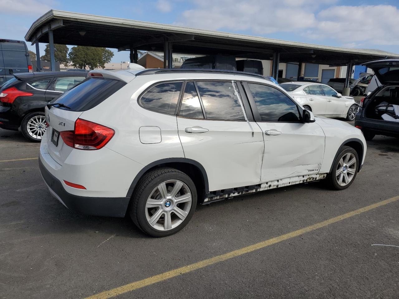 2015 BMW X1 - Image 3