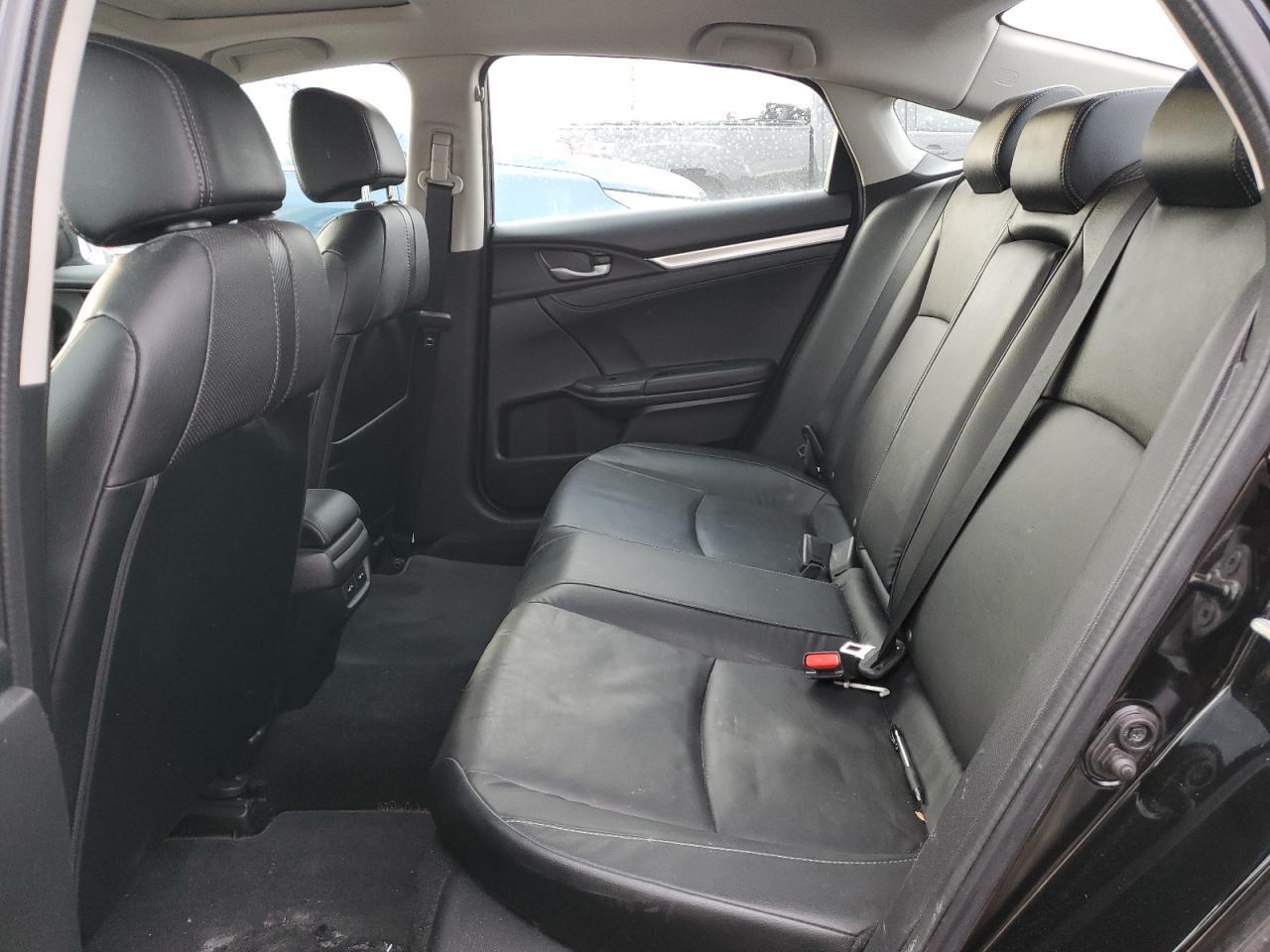 2018 Honda Civic - Image 10