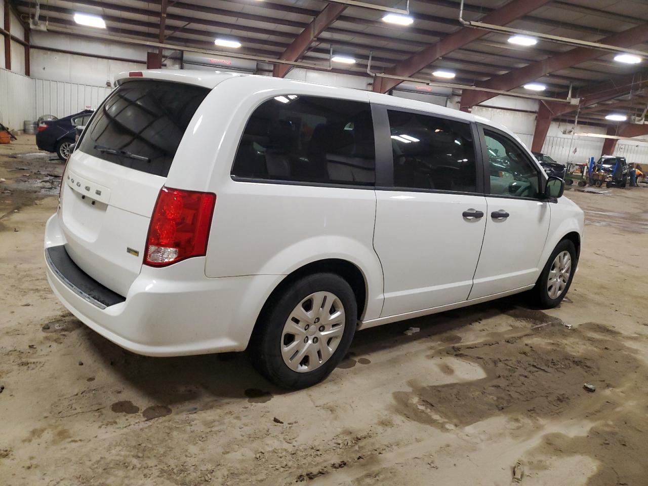 2019 Dodge Caravan - Image 3