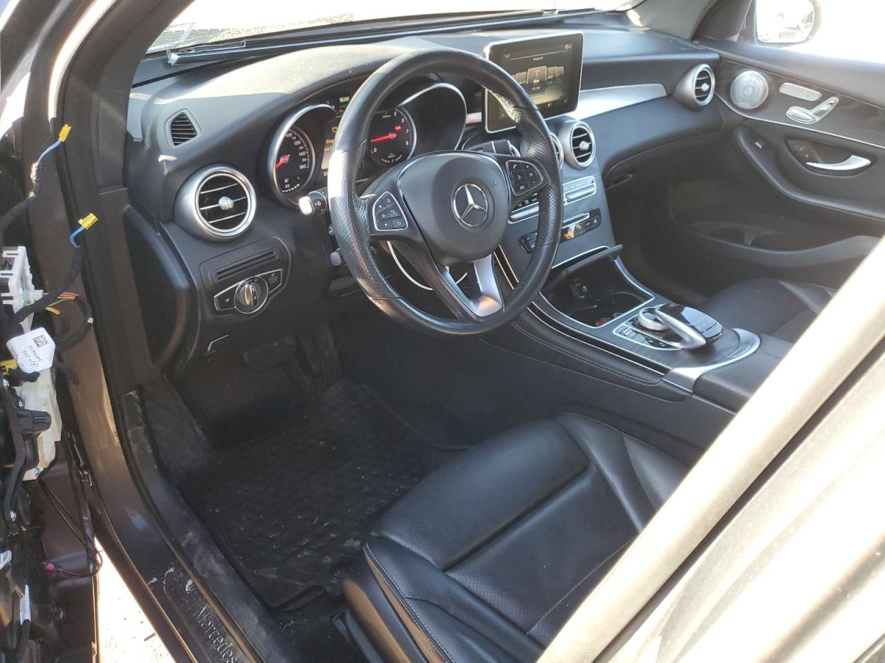 2018 Mercedes-Benz GLC - Image 8