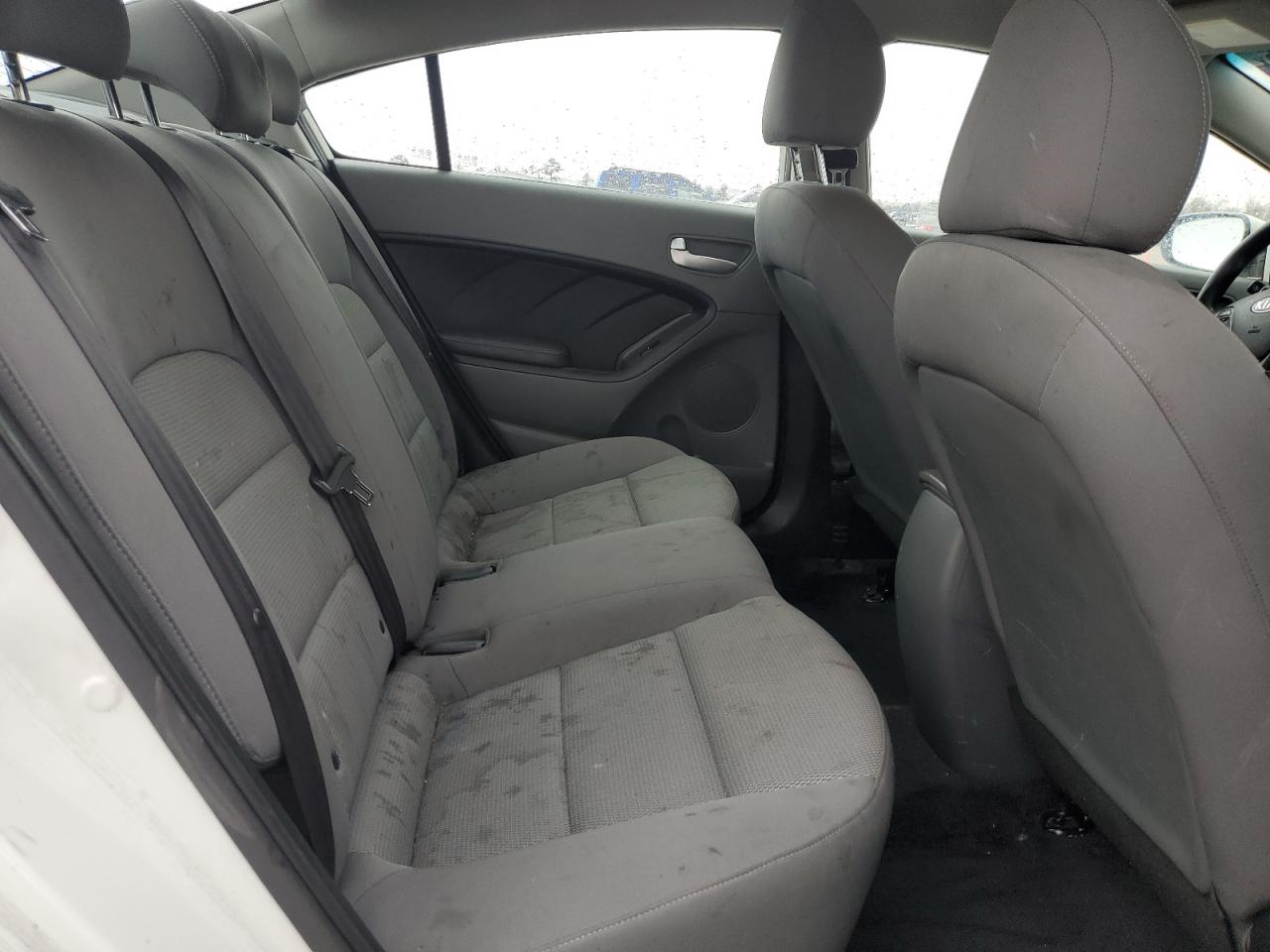 2017 Kia Forte - Image 10