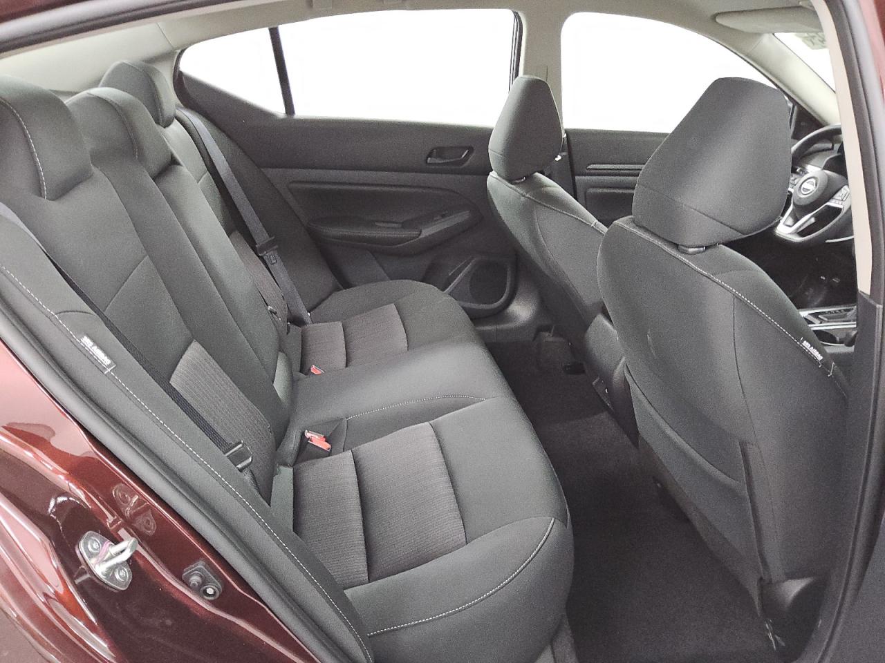 2024 Nissan Altima - Image 10