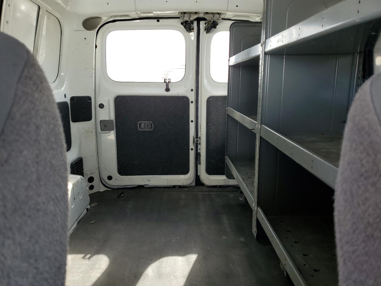 2014 Nissan NV - Image 10
