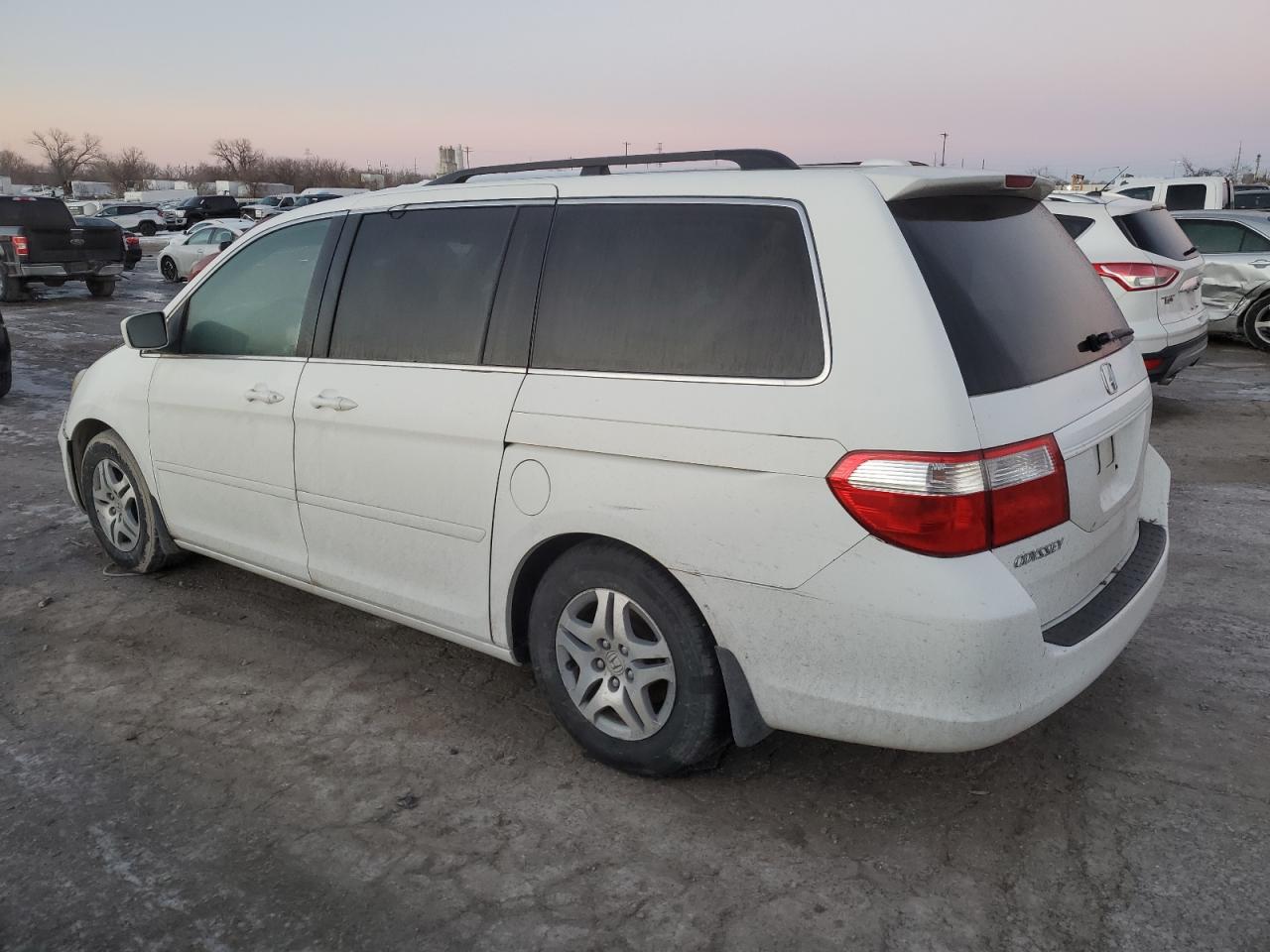 2007 Honda Odyssey - Image 2