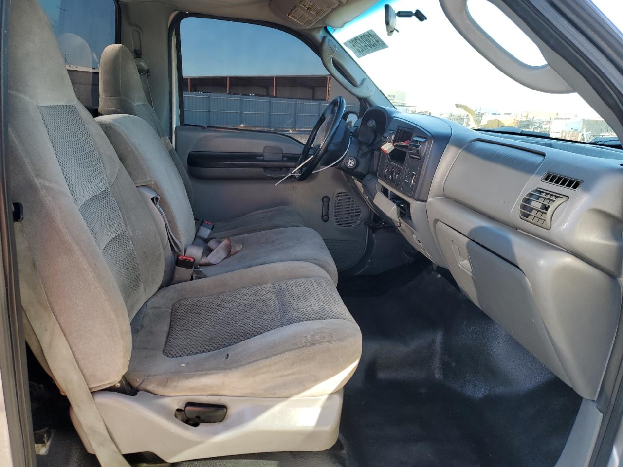 2005 Ford F250 - Image 10