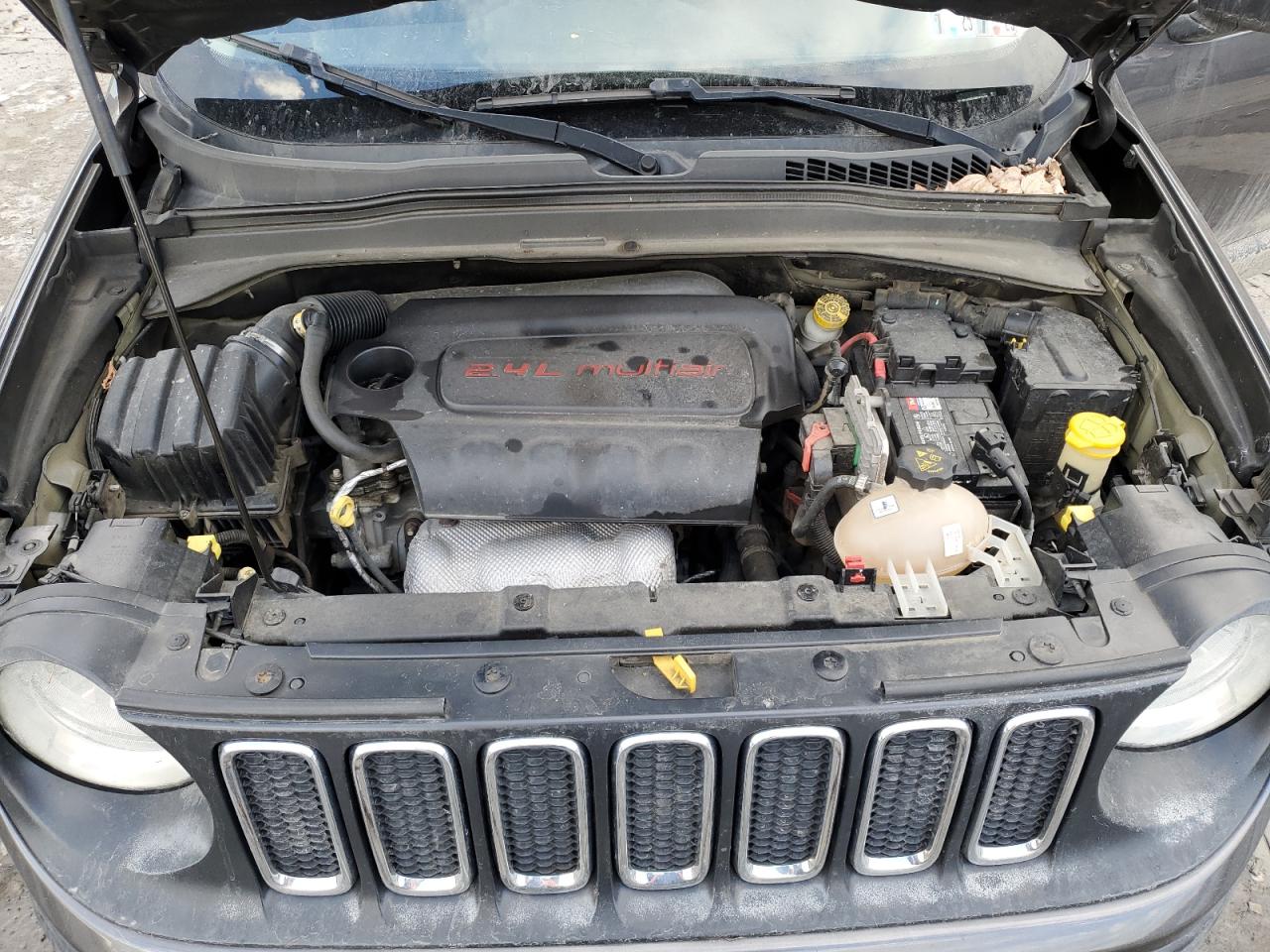2017 Jeep Renegade - Image 12