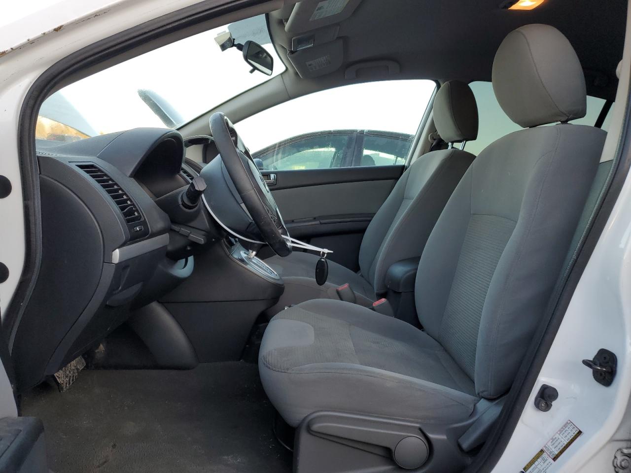 2010 Nissan Sentra - Image 7