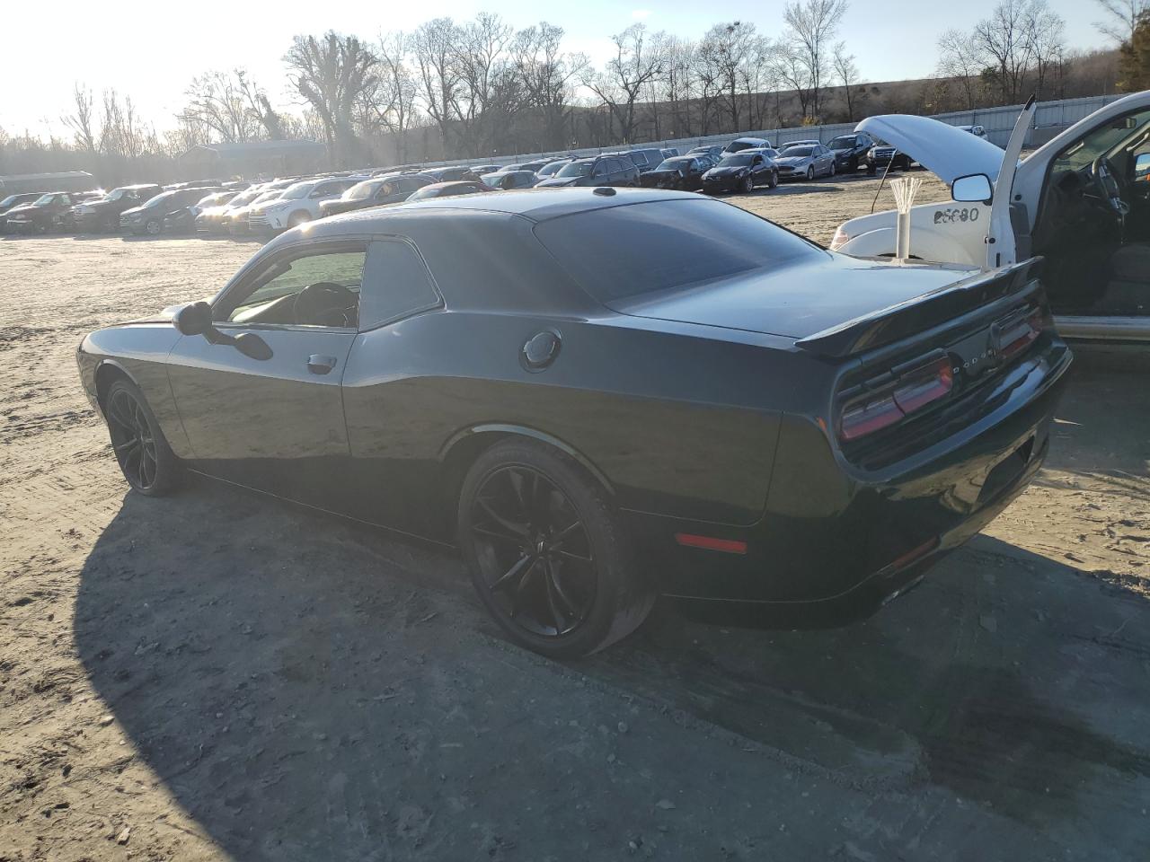 VIN 2C3CDZAG8JH152952 2018 DODGE CHALLENGER no.2