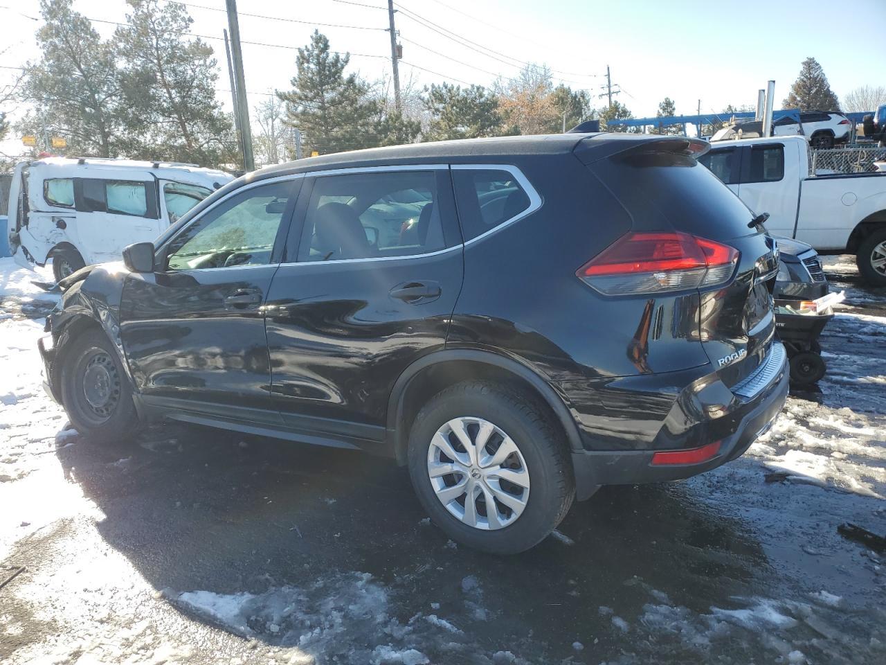 KNMAT2MV8HP586317 NISSAN ROGUE 2017