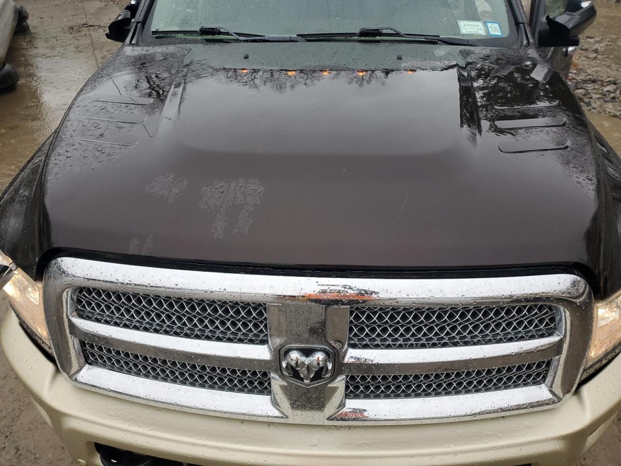 2016 RAM 3500 - Image 11