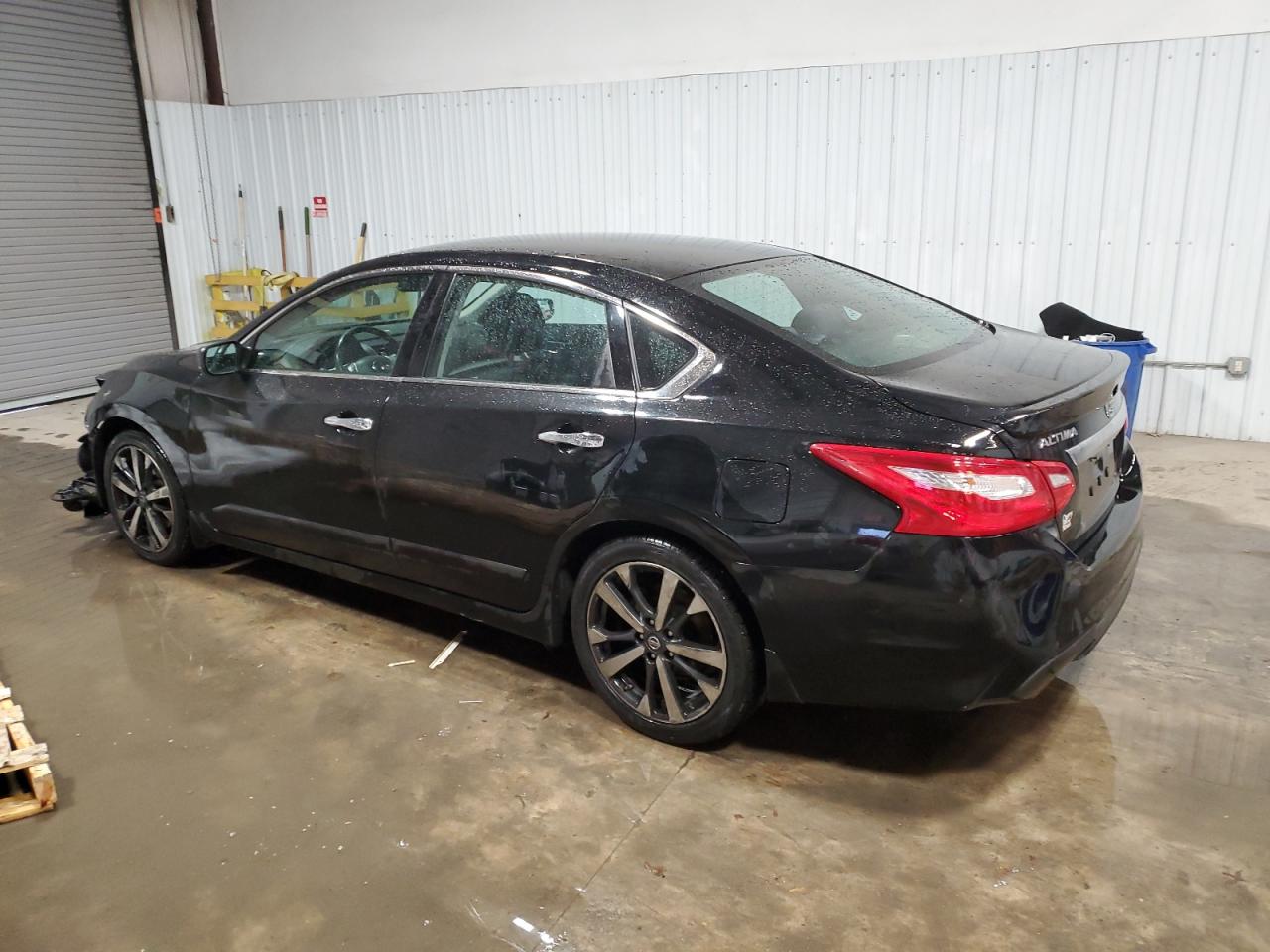 2016 Nissan Altima - Image 2