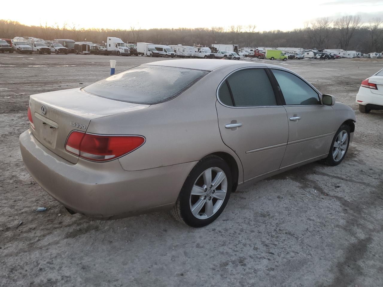 2005 Lexus ES - Image 3