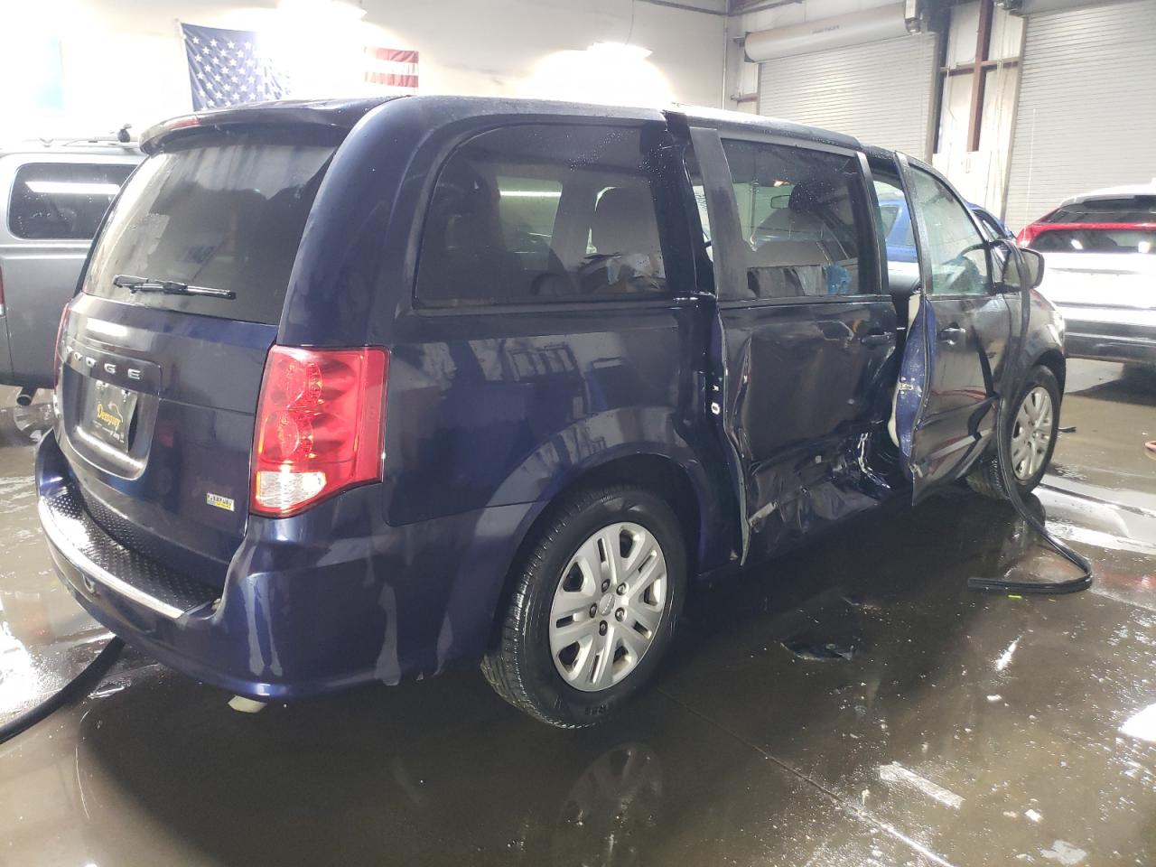 2016 Dodge Caravan - Image 3