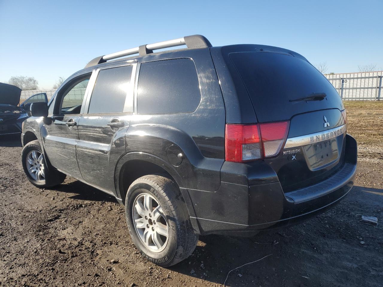 2011 Mitsubishi Endeavor - Image 2