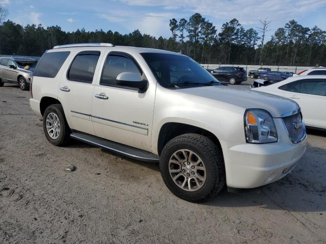 Parquets GMC YUKON 2013 Biały