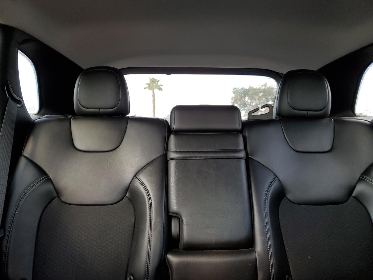 2019 Jeep Grand Cherokee - Image 10
