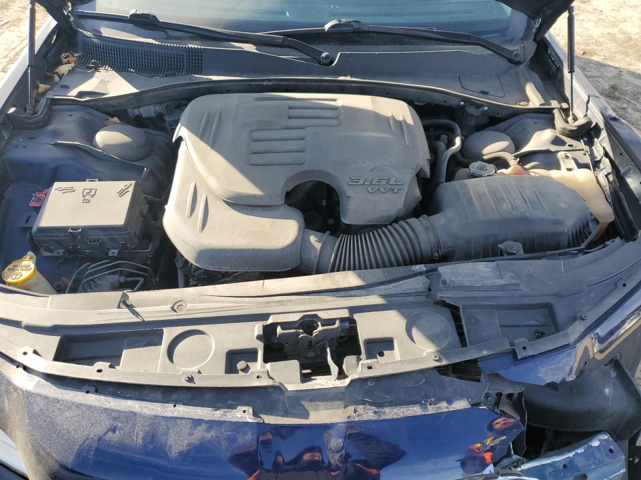 2016 Chrysler 300 - Image 11