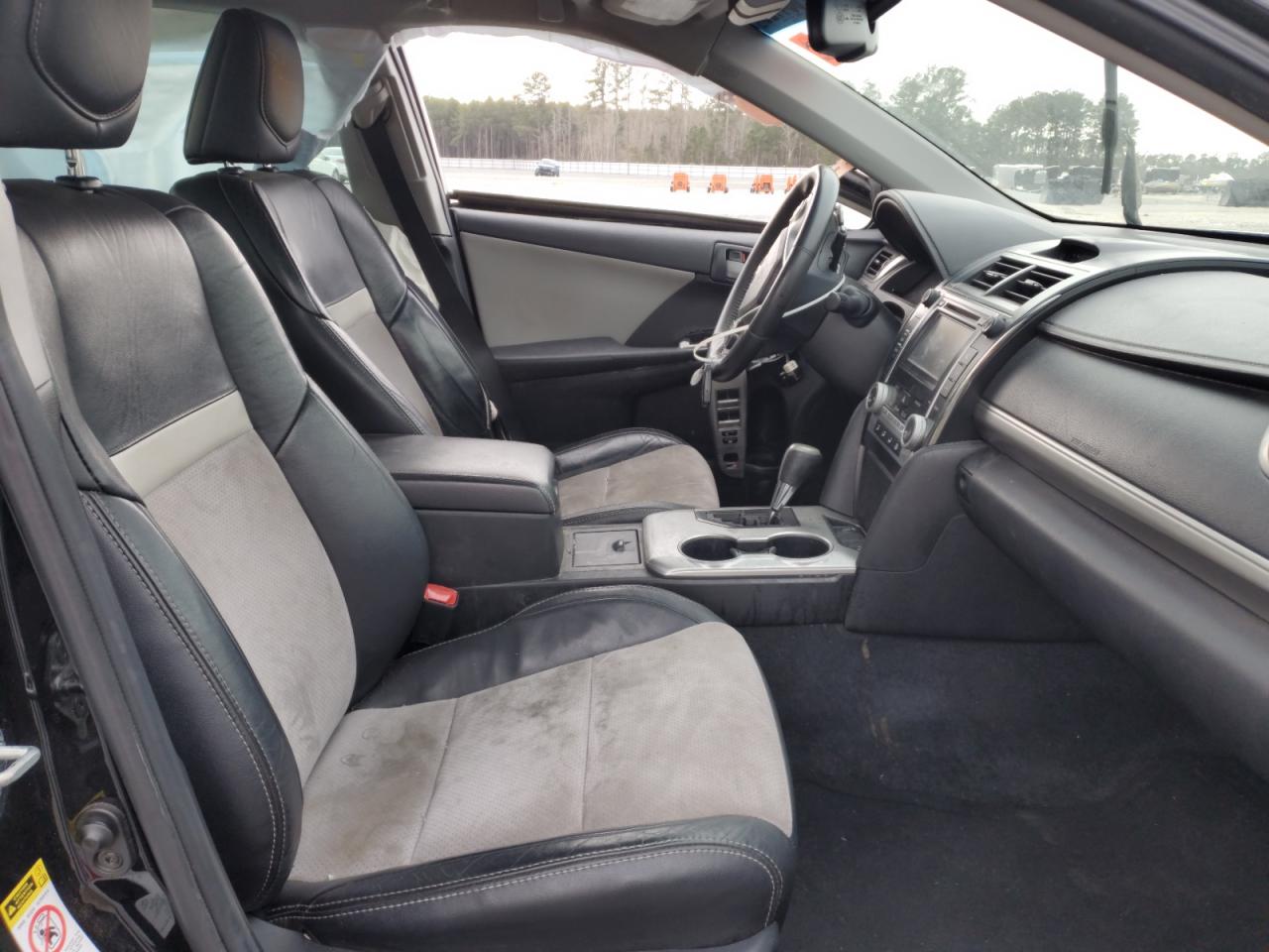 2012 Toyota Camry - Image 7