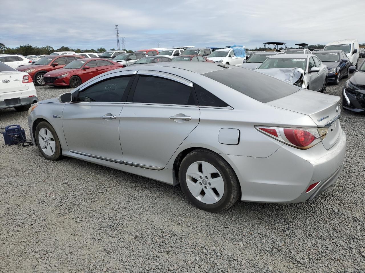 2012 Hyundai Sonata - Image 2
