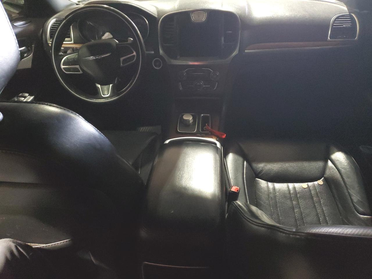 2017 Chrysler 300 - Image 8