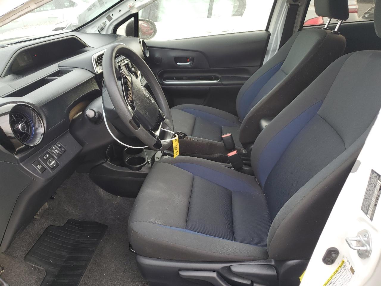 2018 Toyota Prius - Image 7