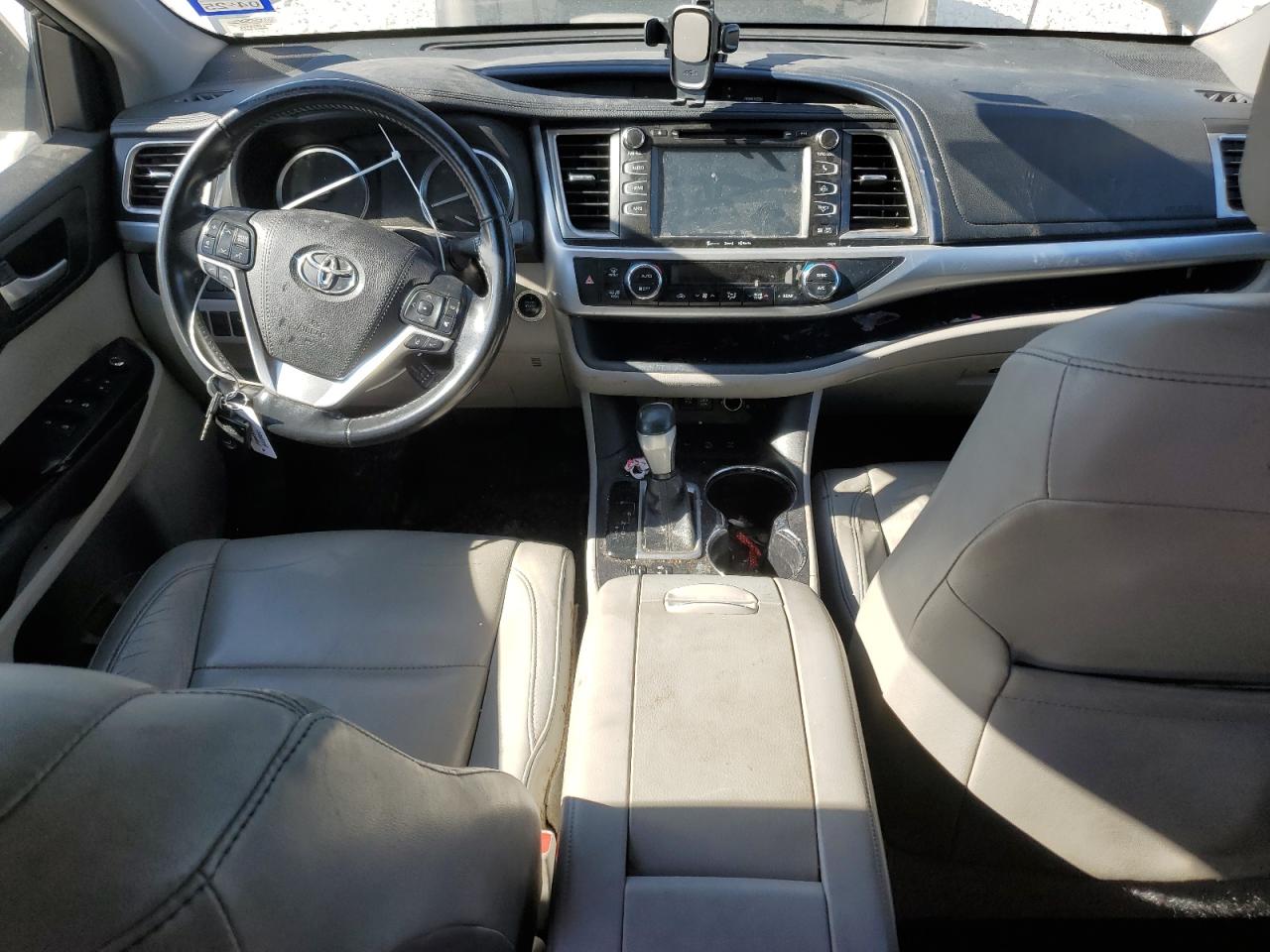 2018 Toyota Highlander - Image 8